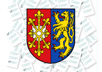 Das Wappen des Kreises Kleve vor Stimmzetteln.