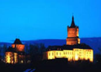 Schwanenburg bei Nacht