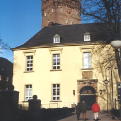Das Eingangportal zur Schwanenburg